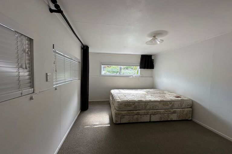 Photo of property in 11 Roberts Road, Glenfield, Auckland, 0629