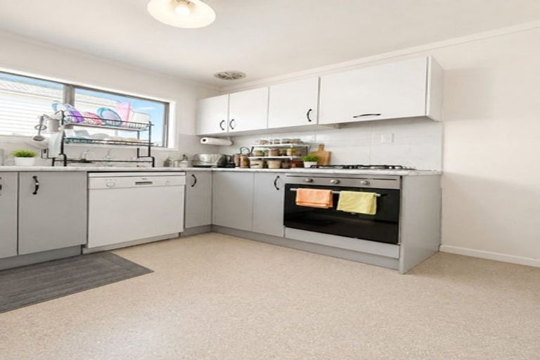 Photo of property in 1/15 Roseberry Avenue, Birkenhead, Auckland, 0626