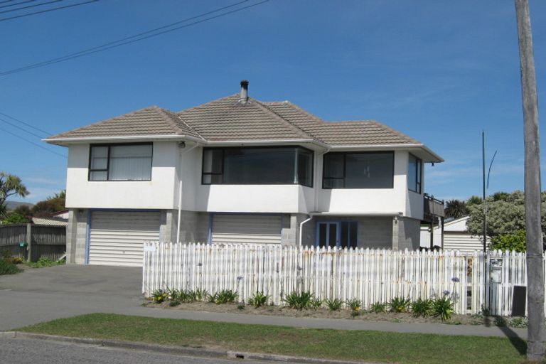 Photo of property in 443 Marine Parade, South New Brighton, Christchurch, 8062