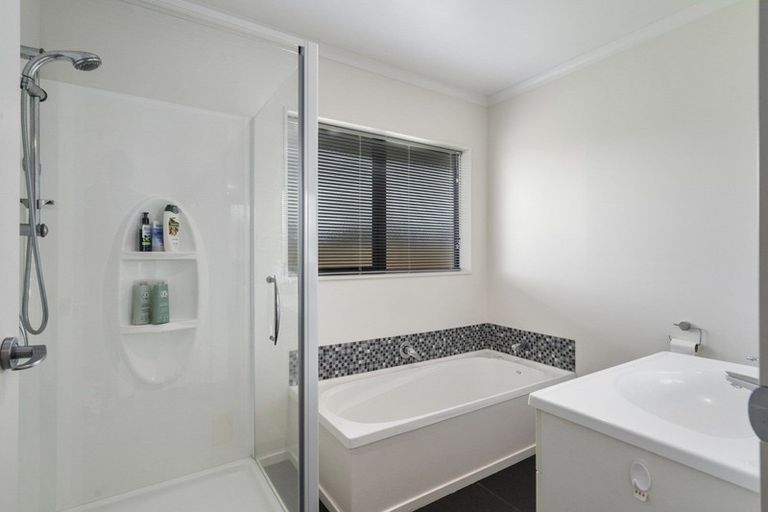 Photo of property in 22 Liberty Grove, Kelvin Grove, Palmerston North, 4414