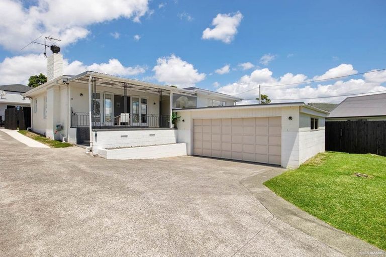 Photo of property in 22 Kaurilands Road, Titirangi, Auckland, 0604