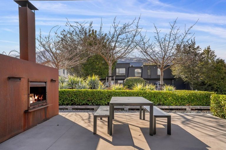 Photo of property in 73 Oregon Drive, Kelvin Heights, Queenstown, 9300