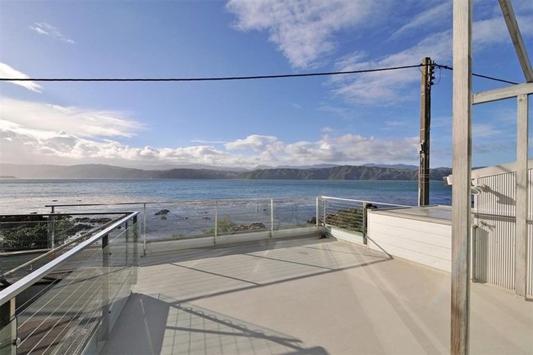 Photo of property in 257 Karaka Bay Road, Karaka Bays, Wellington, 6022