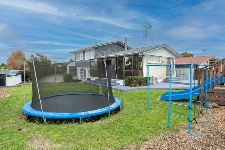 Photo of property in 65 Deanwell Avenue, Melville, Hamilton, 3206