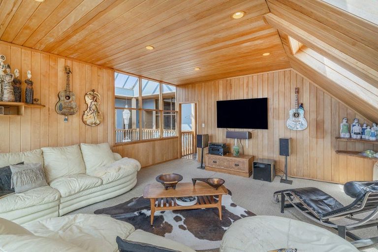 Photo of property in 24 Pye Place, Hot Water Beach, Whitianga, 3591