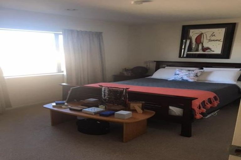 Photo of property in 57 Hayr Road, Three Kings, Auckland, 1042