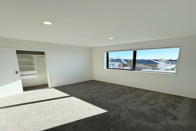 Photo of property in 27b Te Atatu Road, Te Atatu South, Auckland, 0610