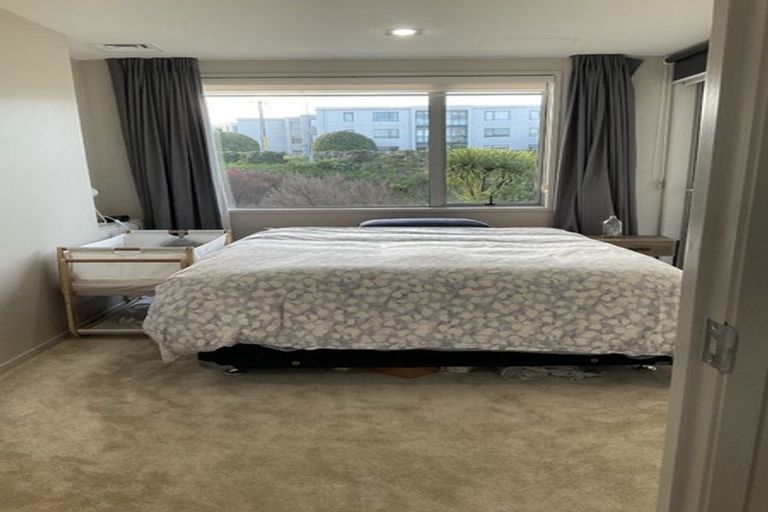 Photo of property in Shoal Haven Apartments, 201b/130 Anzac Street, Takapuna, Auckland, 0622