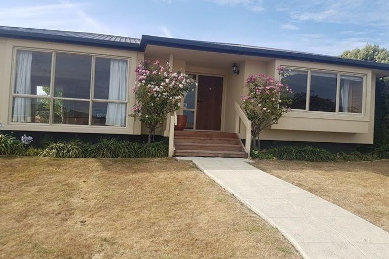 Photo of property in 7 Logan Way, Kelvin Grove, Palmerston North, 4414