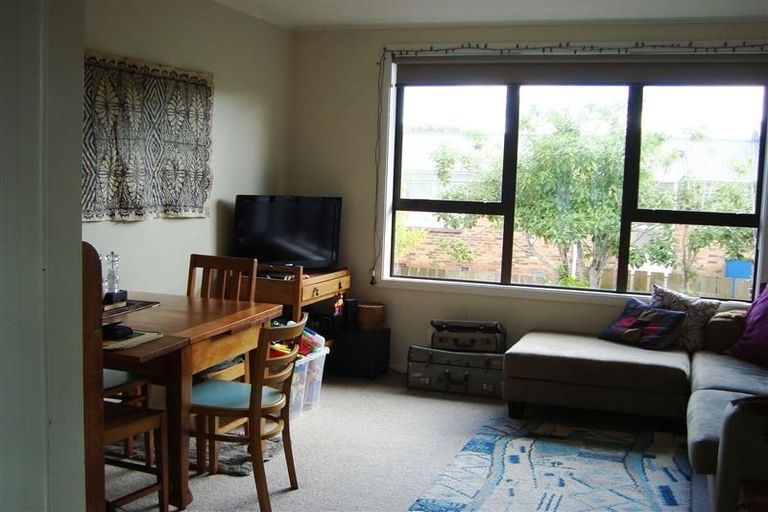 Photo of property in 2/65 Astley Avenue, New Lynn, Auckland, 0600