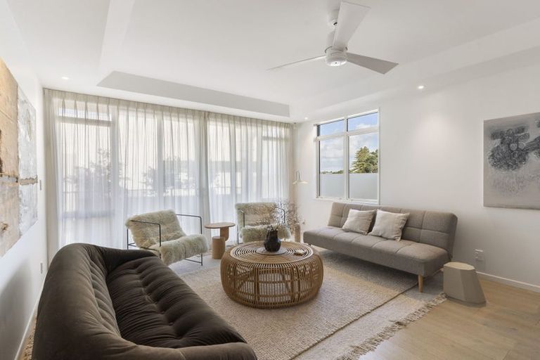 Photo of property in The Sands Apartments, 18/47 The Strand, Takapuna, Auckland, 0622