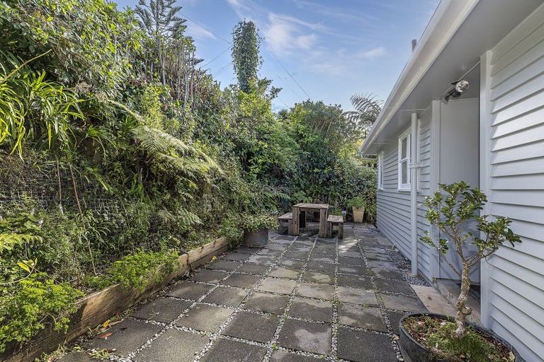 Photo of property in 11 Chester Road, Tawa, Wellington, 5028