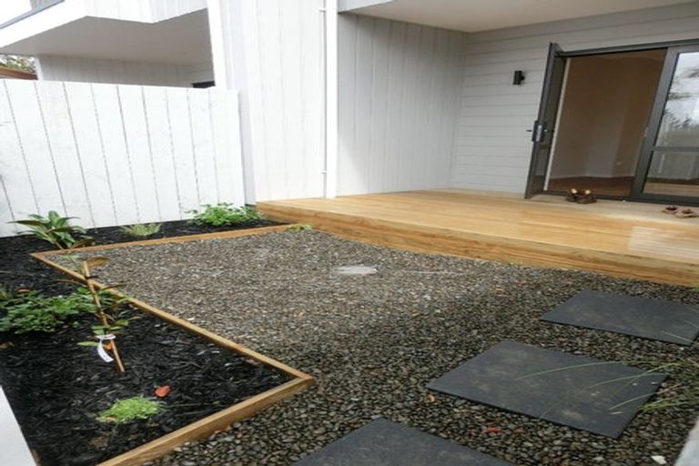 Photo of property in 8/66 Swanson Road, Henderson, Auckland, 0610