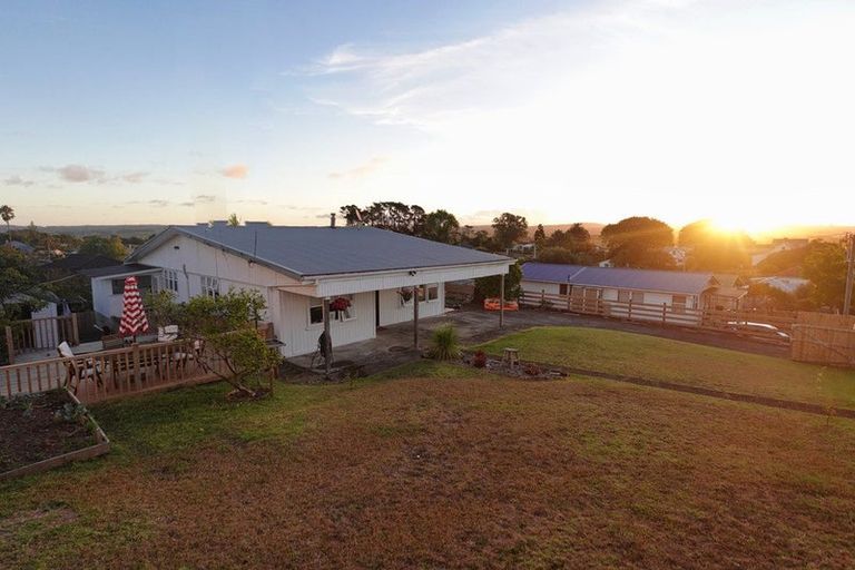 Photo of property in 31 Karaka Street, Helensville, 0800