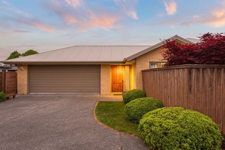 Photo of property in 53 Grimseys Road, Redwood, Christchurch, 8051