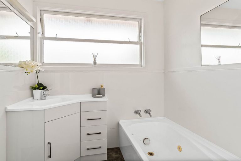 Photo of property in 35 Palmers Road, New Brighton, Christchurch, 8083