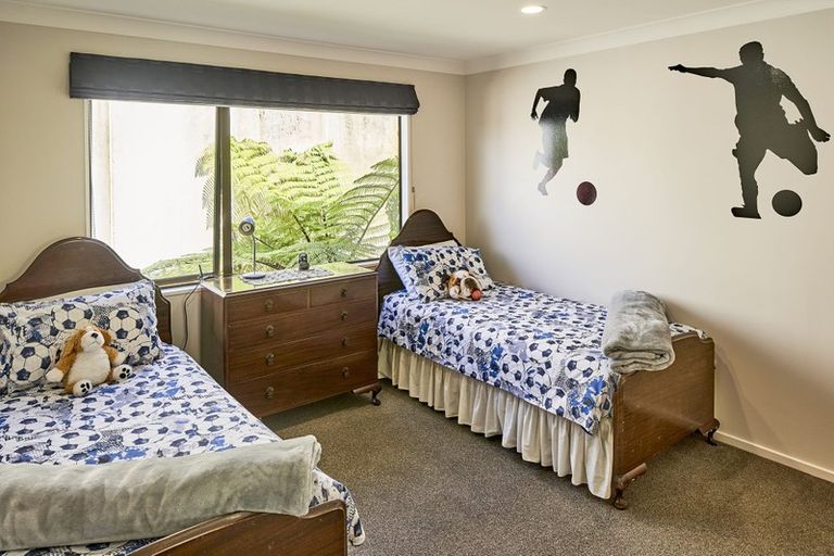 Photo of property in 17 Olivia Crescent, Tawa, Wellington, 5028