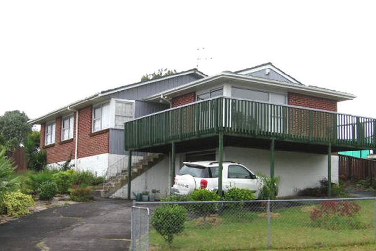 Photo of property in 116 Farquhar Road, Glendene, Auckland, 0602