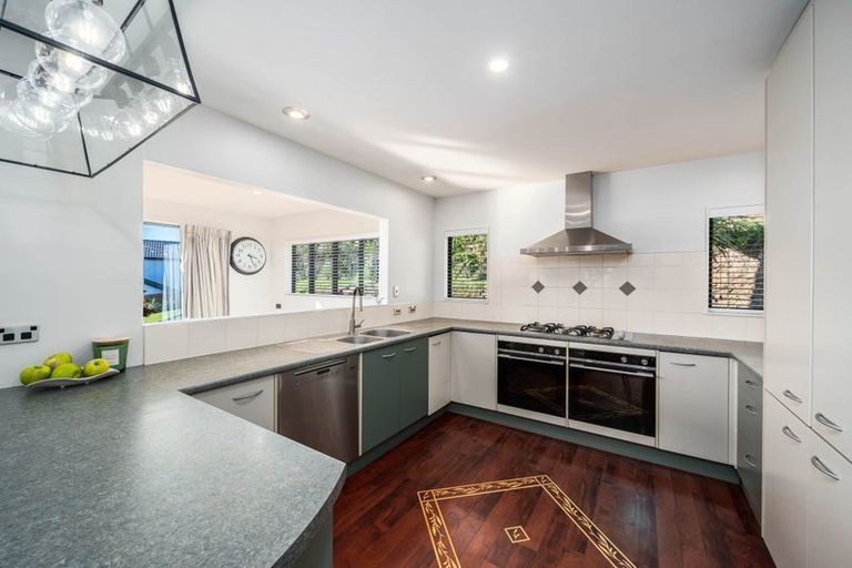 Photo of property in 117 Woodman Drive, Tawa, Wellington, 5028