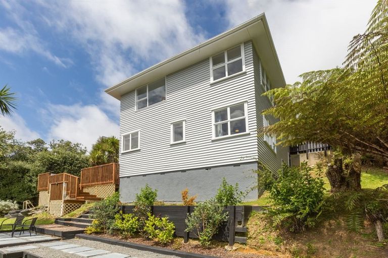 Photo of property in 10 Tau Grove, Takapuwahia, Porirua, 5022