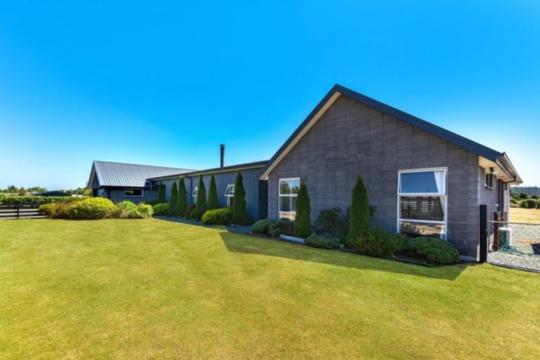 Photo of property in 10 Landsborough Drive, Darfield, 7571