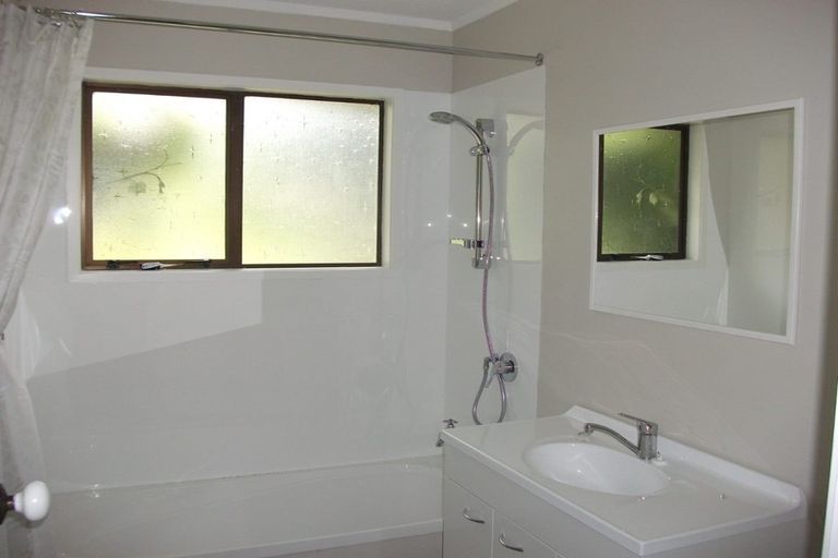 Photo of property in 5a Vella Street, Titahi Bay, Porirua, 5022