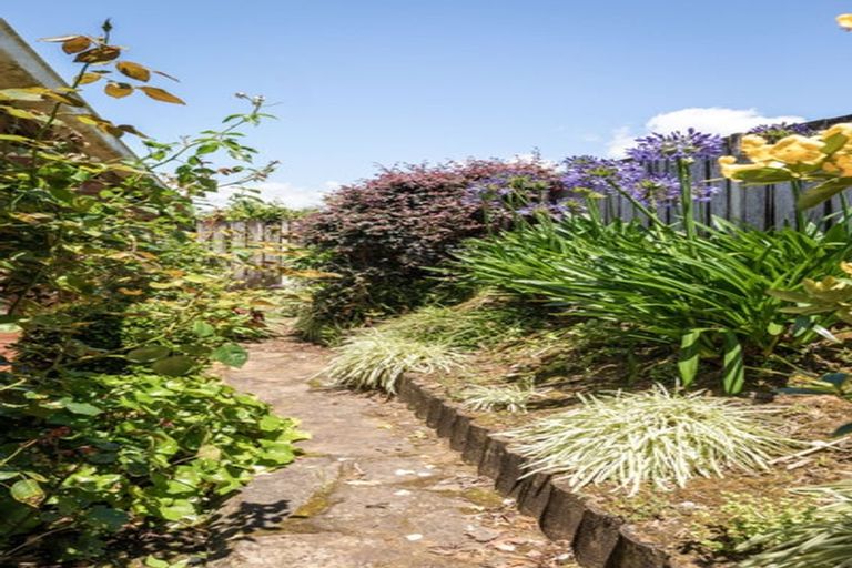 Photo of property in 2 Denby Close, Athenree, Katikati, 3177