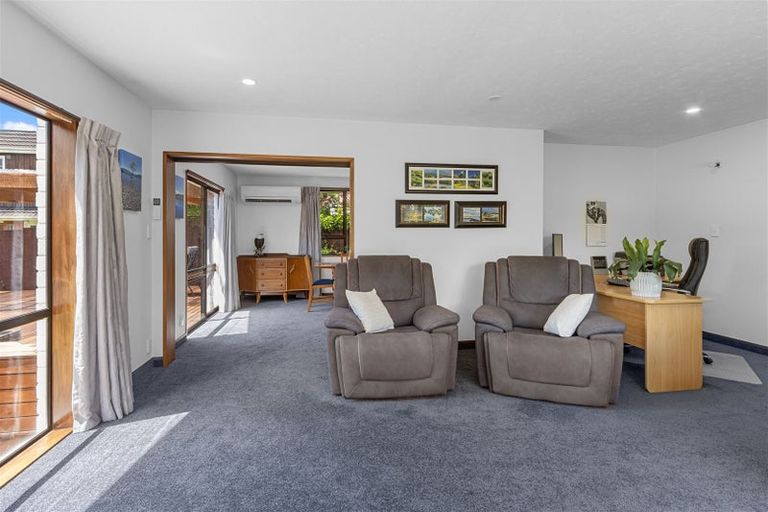 Photo of property in 5a Banff Place, Avonhead, Christchurch, 8042