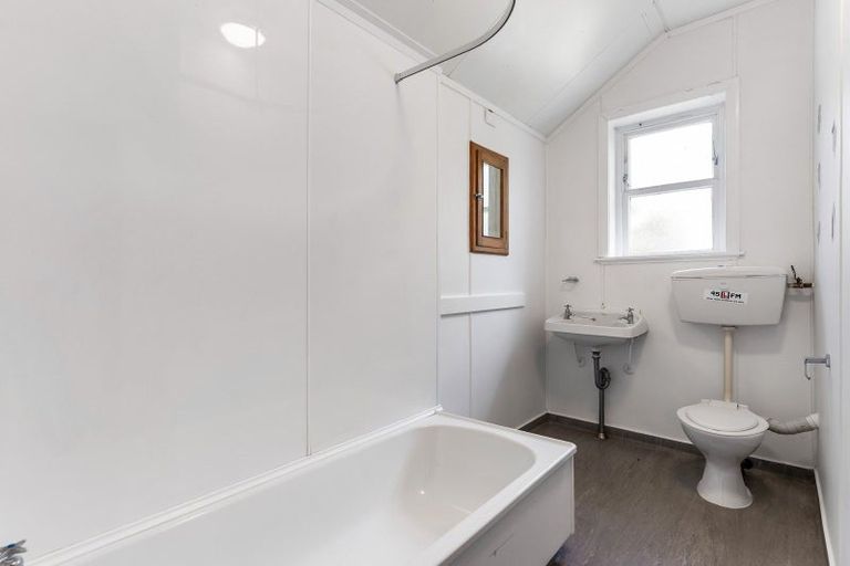 Photo of property in 14 Westmere Crescent, Westmere, Auckland, 1022