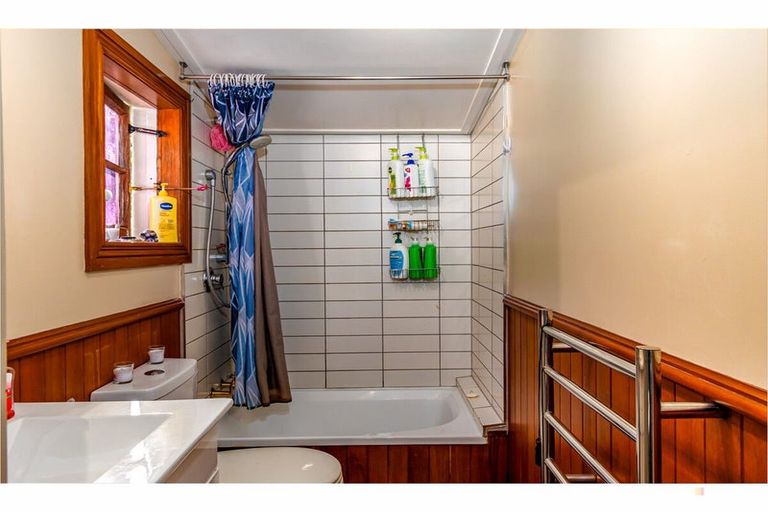 Photo of property in 22 Memorial Avenue, Parkside, Timaru, 7910