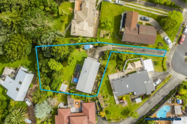 Photo of property in 28 Bert Wilson Place, Cockle Bay, Auckland, 2014