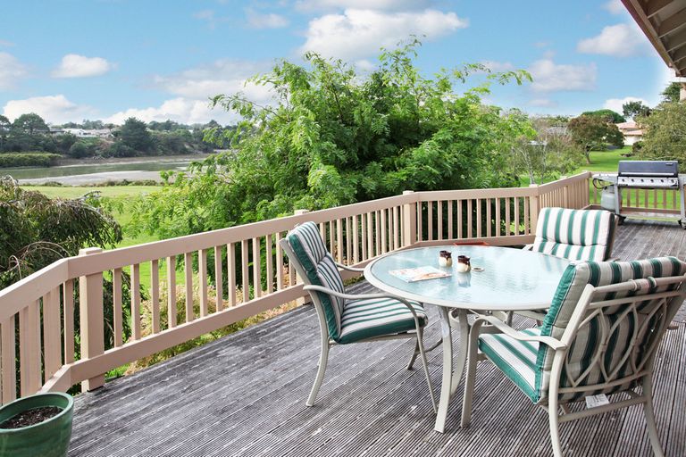 Photo of property in 35 Riverside Drive, Waiuku, 2123