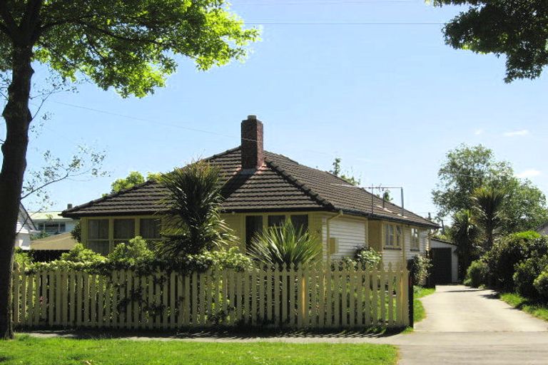 Photo of property in 30 Guildford Street, Burnside, Christchurch, 8053