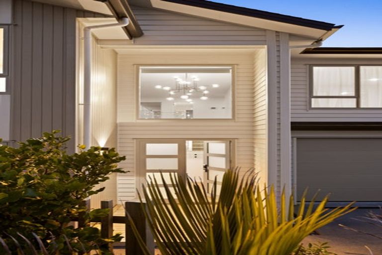 Photo of property in 47 Davey Crescent, Orewa, 0931