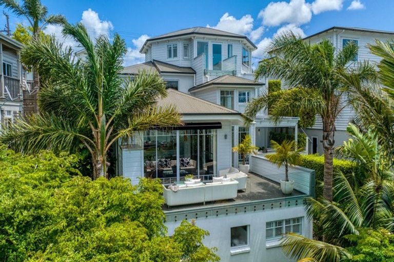 Photo of property in 87 Princes Street, Northcote Point, Auckland, 0627