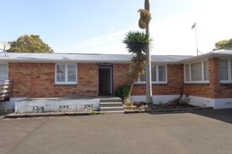 Photo of property in 2/42 Lincoln Road, Henderson, Auckland, 0610
