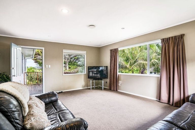 Photo of property in 1/325 Triangle Road, Massey, Auckland, 0614