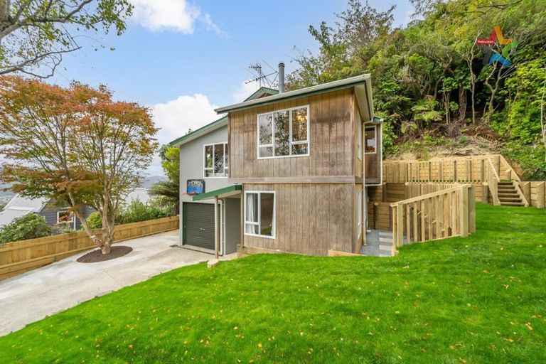 Photo of property in 117 Tirohanga Road, Tirohanga, Lower Hutt, 5010