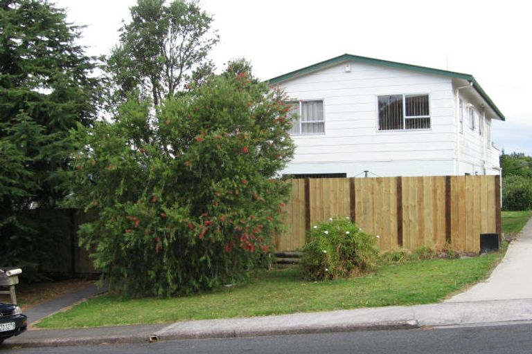 Photo of property in 2/22 Stredwick Drive, Torbay, Auckland, 0630