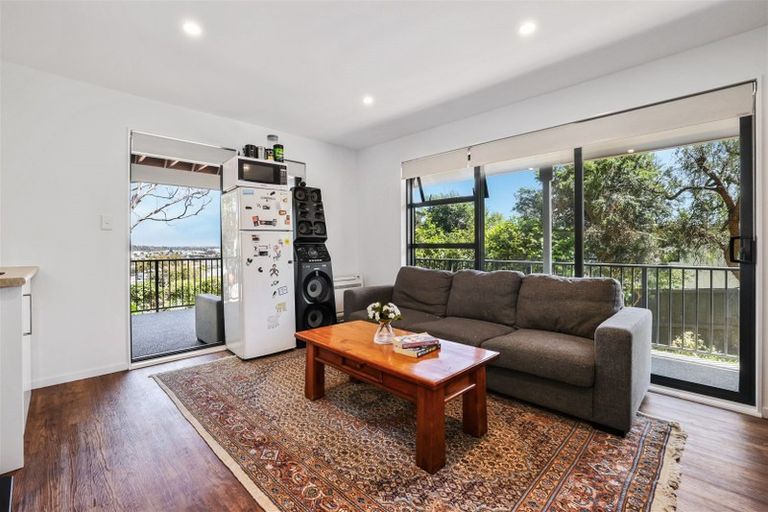 Photo of property in 31 Cannon Hill Crescent, Mount Pleasant, Christchurch, 8081