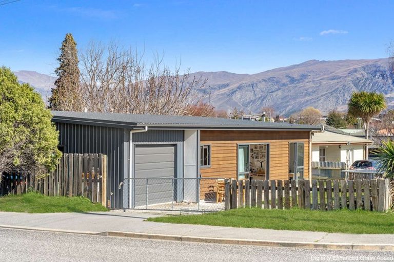 Photo of property in 22 Ortive Street, Cromwell, 9310