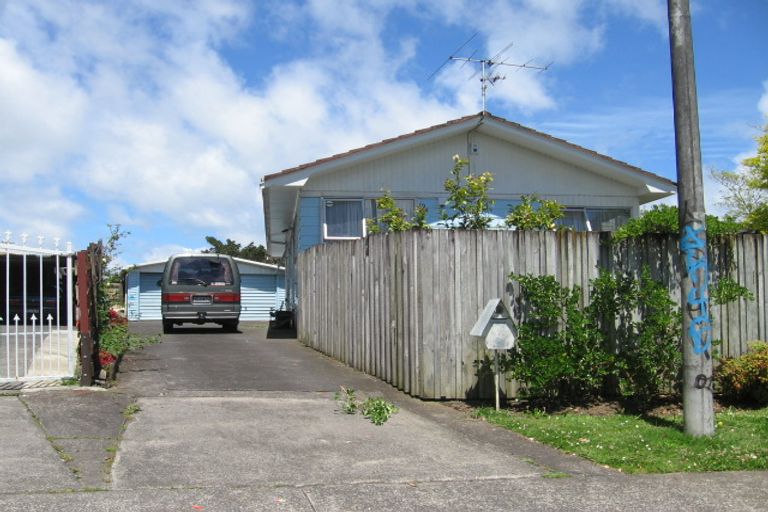 Photo of property in 13 Heathberry Close, Papatoetoe, Auckland, 2025