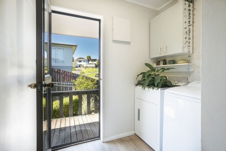 Photo of property in 18 Dunton Drive, Welcome Bay, Tauranga, 3112