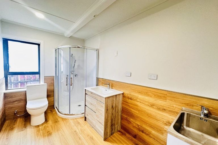 Photo of property in 43 Beaumonts Way, Manurewa, Auckland, 2102