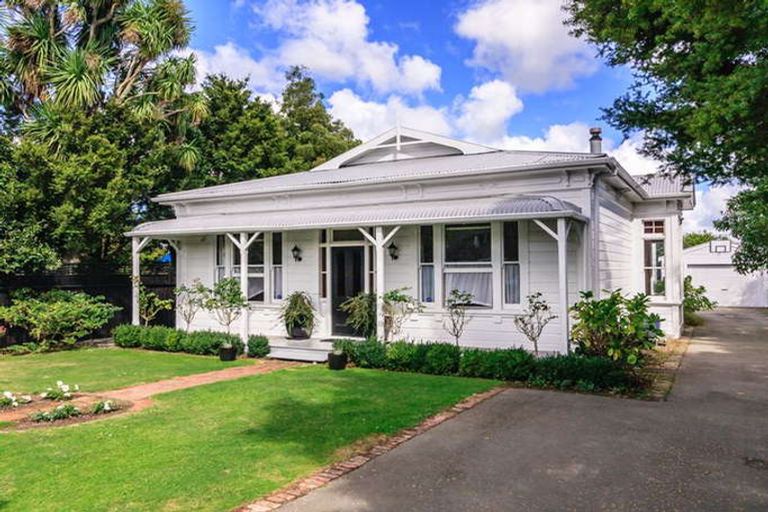 Photo of property in 70 Linton Street, West End, Palmerston North, 4410