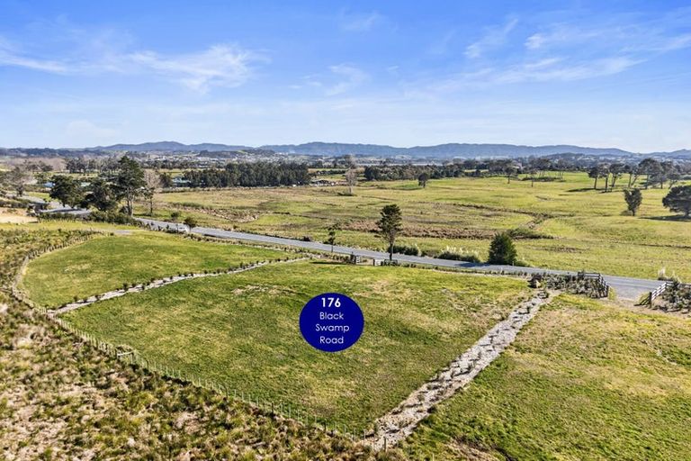 Photo of property in 176 Black Swamp Road, Mangawhai, 0975