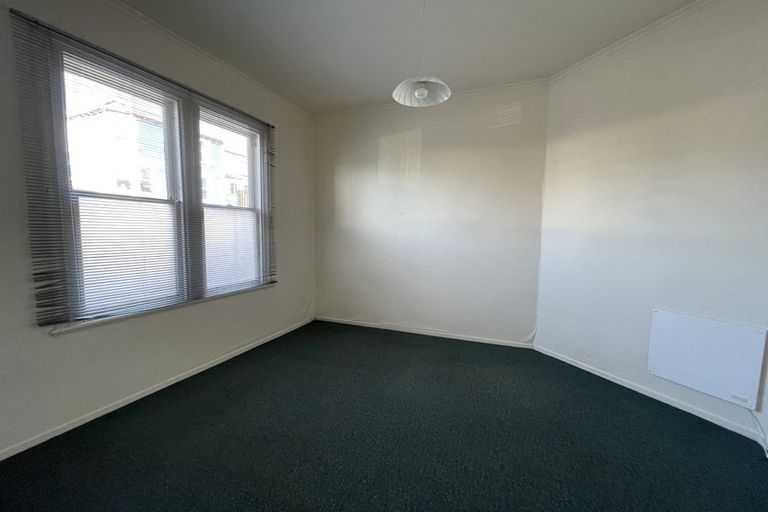 Photo of property in 72-76 Tasman Street, Mount Cook, Wellington, 6021
