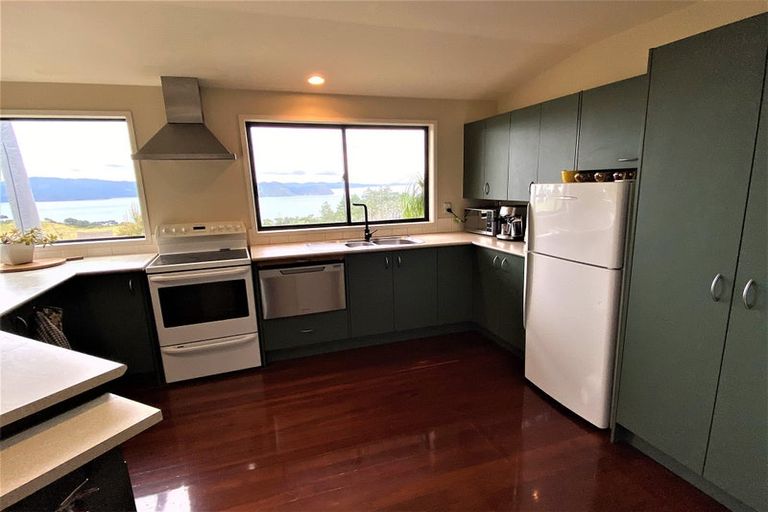 Photo of property in 140 Wattle Bay Road, Manukau Heads, Waiuku, 2684