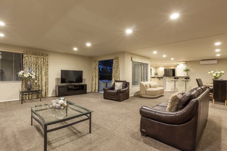 Photo of property in 17 Windsor Avenue, Waikanae, 5036