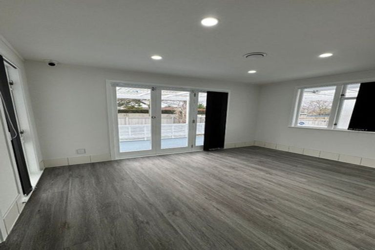 Photo of property in 13 Rountree Place, Conifer Grove, Takanini, 2112